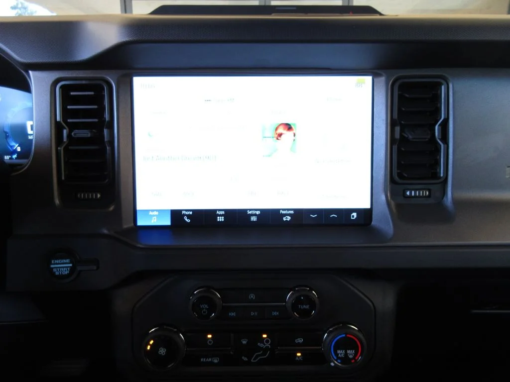 2025 Ford Bronco 4-Door Base - Photo 17