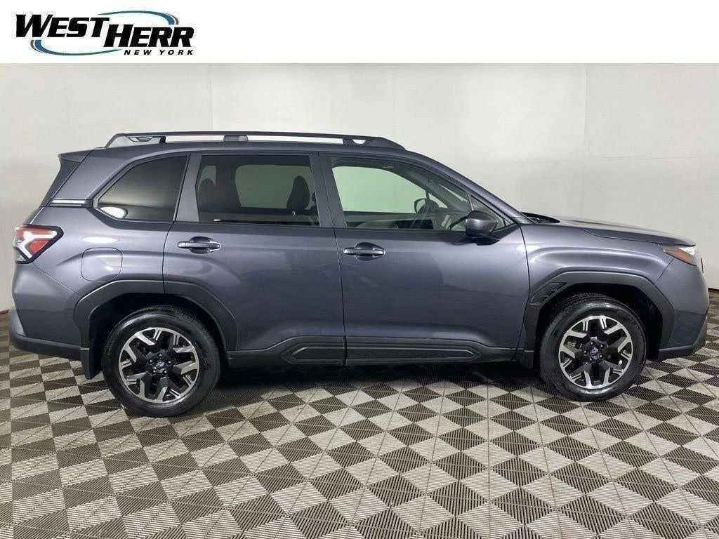 Used 2025 Magnetite Gray Metallic Subaru Premium image 21