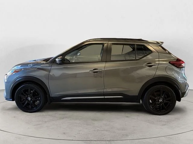 Used 2022 Gun Metallic Nissan SR image 2