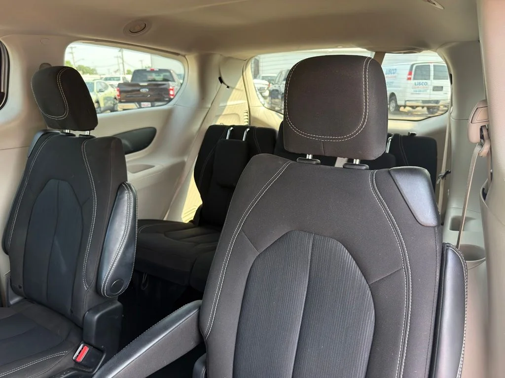 Used 2023 Silver Chrysler LX image 13