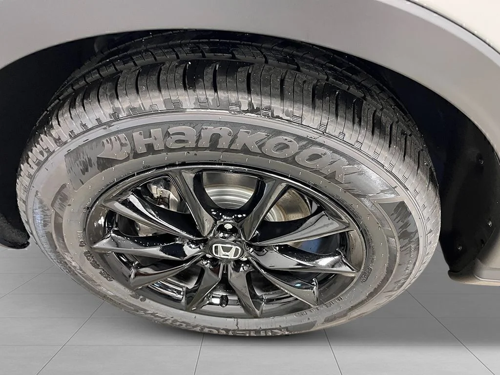 New 2026 Solar Silver Metallic Honda AWD Sport Hybrid image 11
