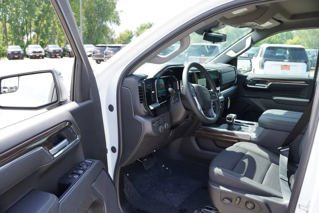 2026 Chevrolet Silverado 1500 LT Trail Boss - Photo 10