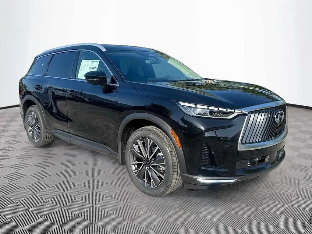 New 2027 MINERAL BLACK INFINITI Luxe FWD image 3