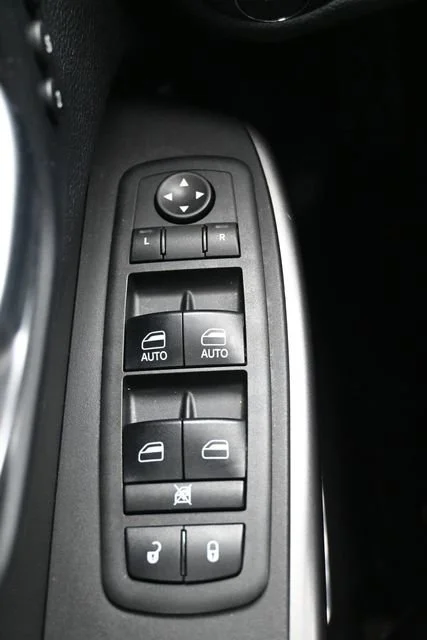 Used 2019 Velvet Red Pearlc Jeep Limited image 12