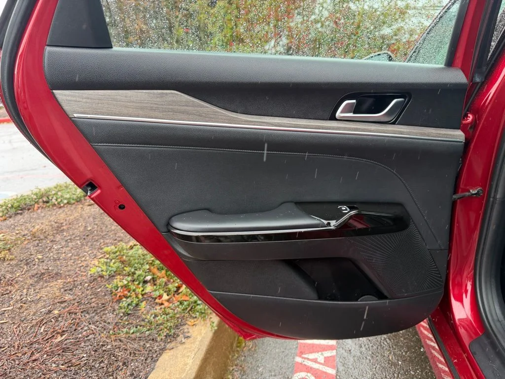 Used 2022 Passion Red Kia EX image 29