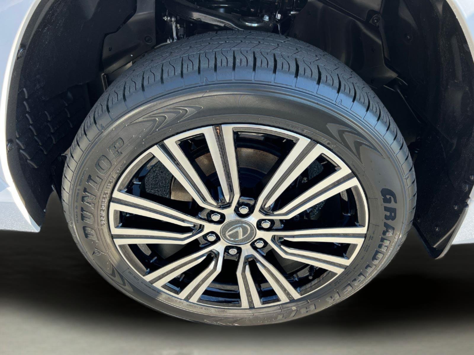 2026 Lexus LX 700h Luxury - Photo 12