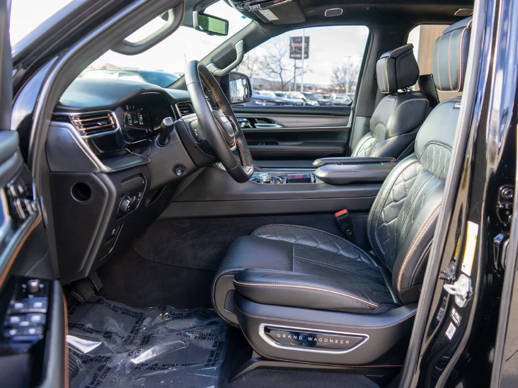 Used 2023 Black Jeep Series III image 11
