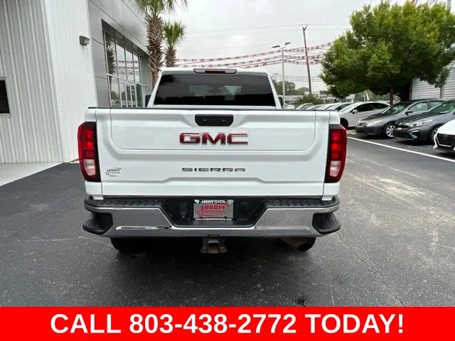 Used 2022 White GMC SLE image 30