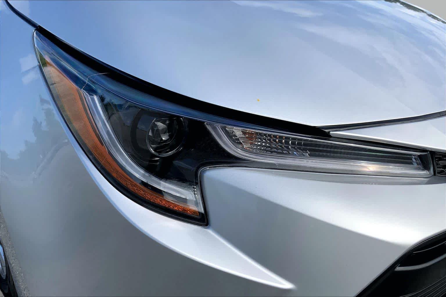 Used 2024 Classic Silver Metallic Toyota LE image 27
