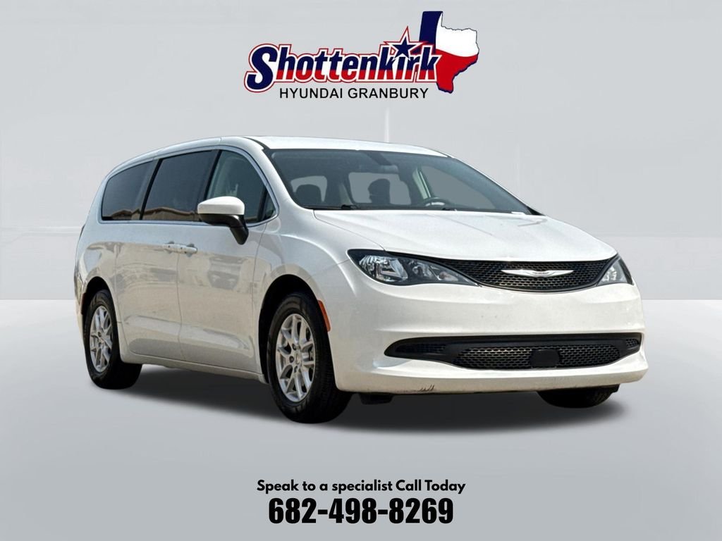 Used 2022 White Chrysler LX image 3