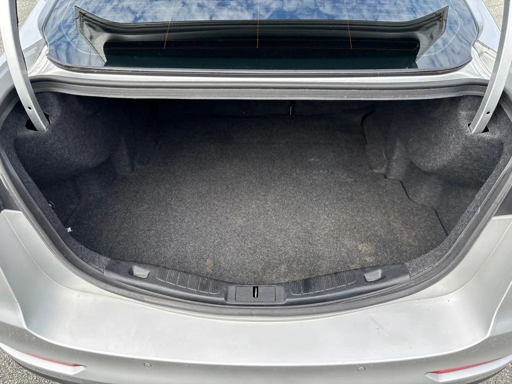 Used 2019 Silver Ford SE image 26