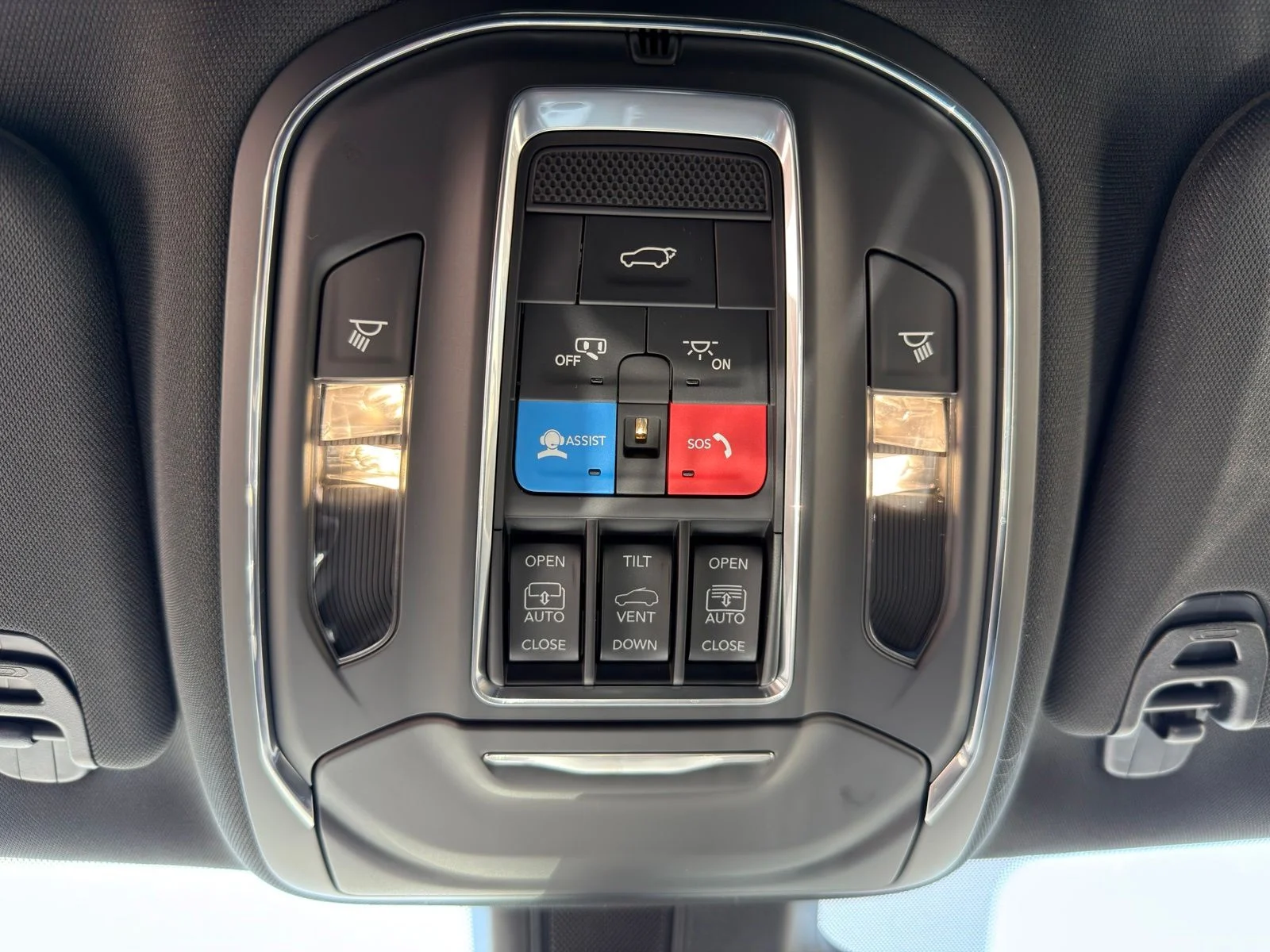 New 2026 Silver-Zynith Exterior Paint Jeep  image 29