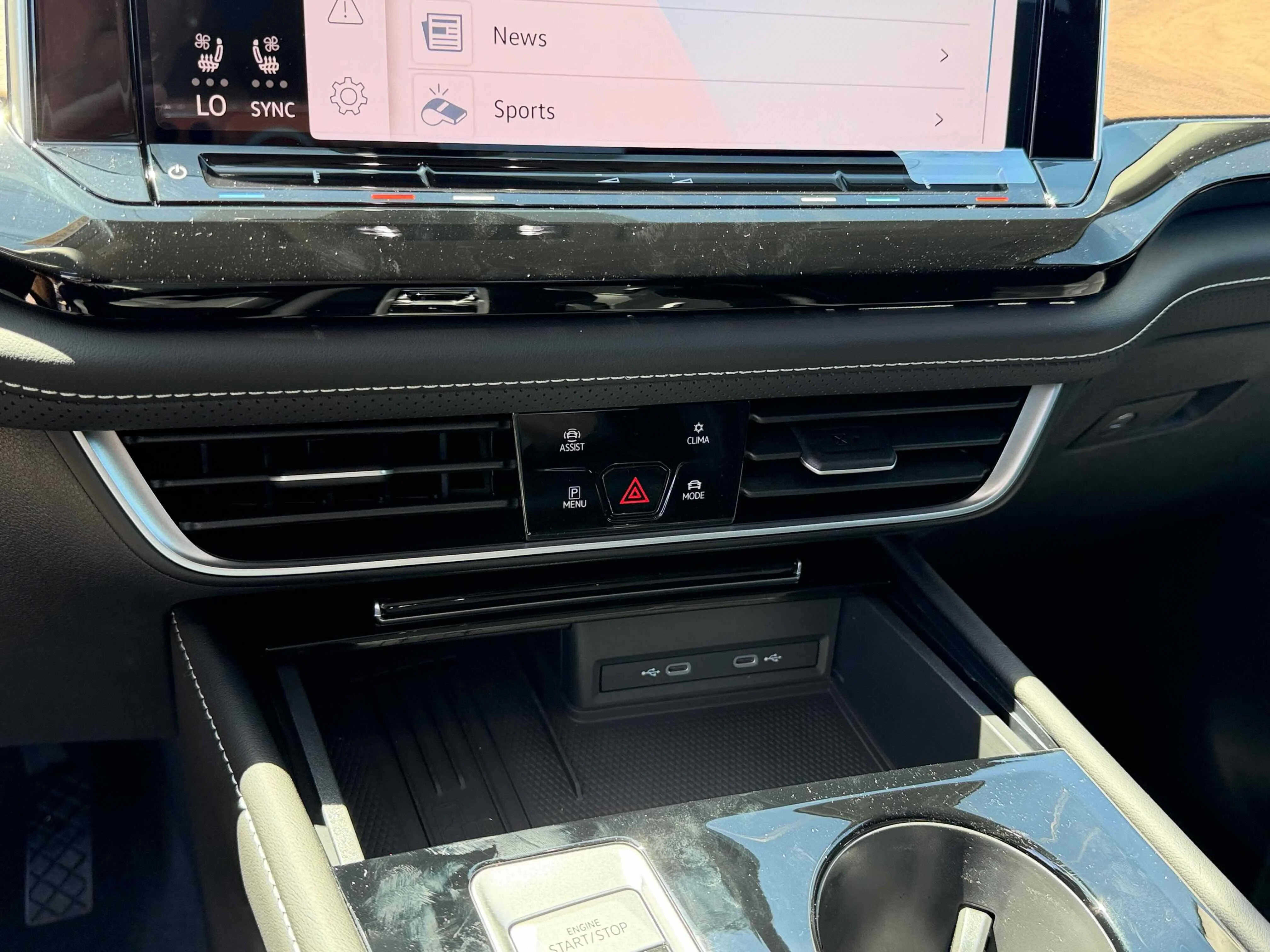 New 2026 Green Volkswagen 2.0T SE w/Technology image 21