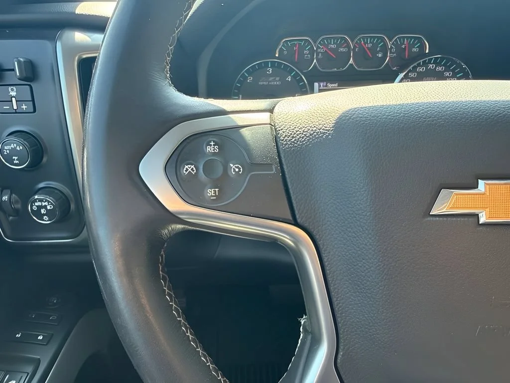 Used 2017 GRAPHITE METALLIC Chevrolet LT image 17