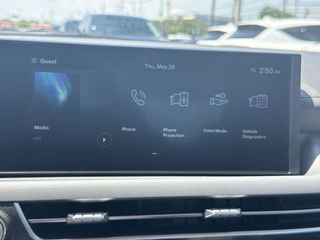 Used 2025 White Hyundai SE image 16