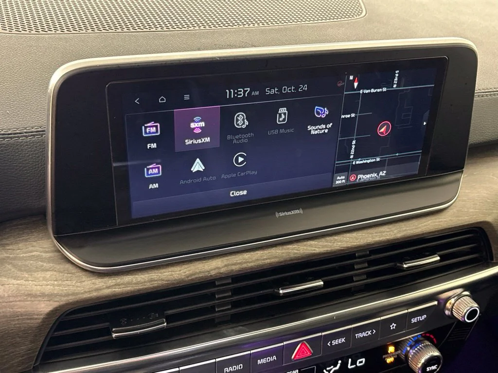 Used 2022 White Kia EX image 36