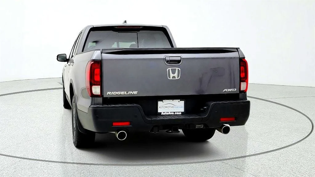 Used 2023 Modern Steel Metallic Honda RTL-E AWD image 6