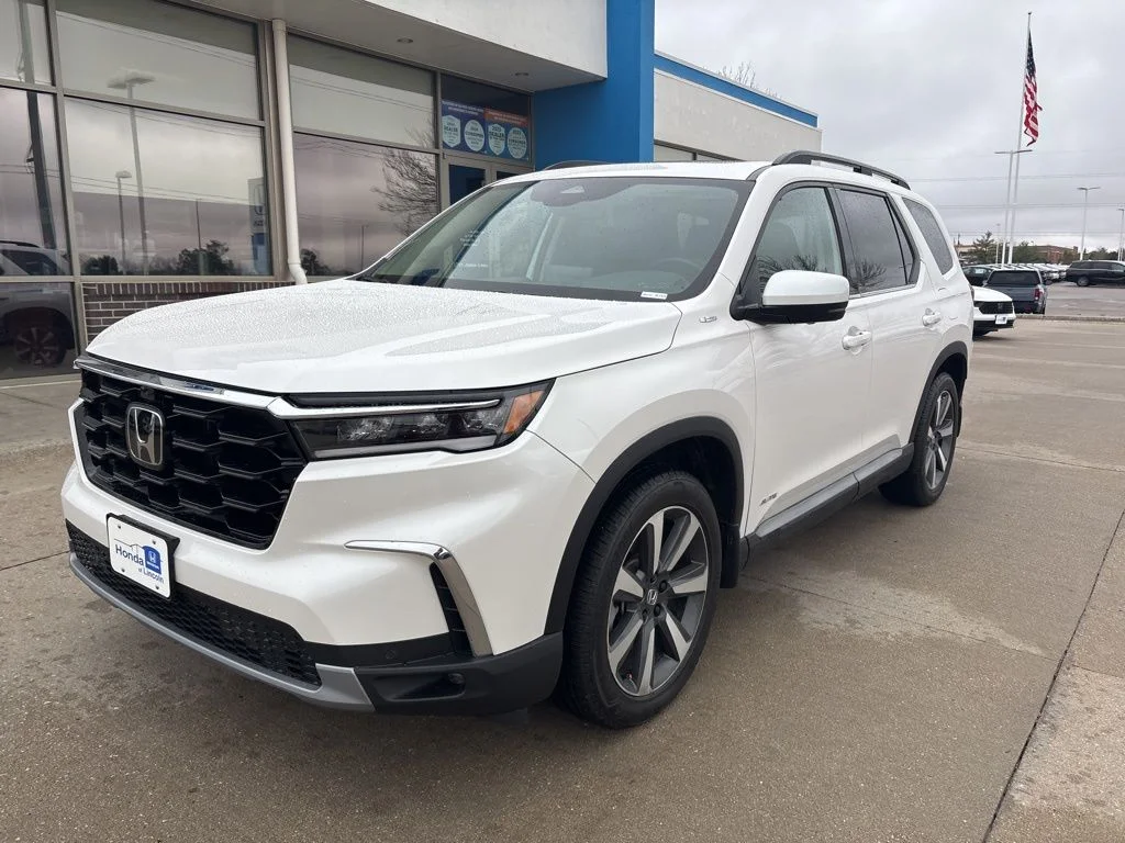 2025 Honda Pilot Elite AWD's photo