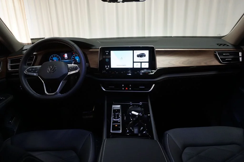 New 2026 Black Volkswagen 2.0T SE w/Technology image 14