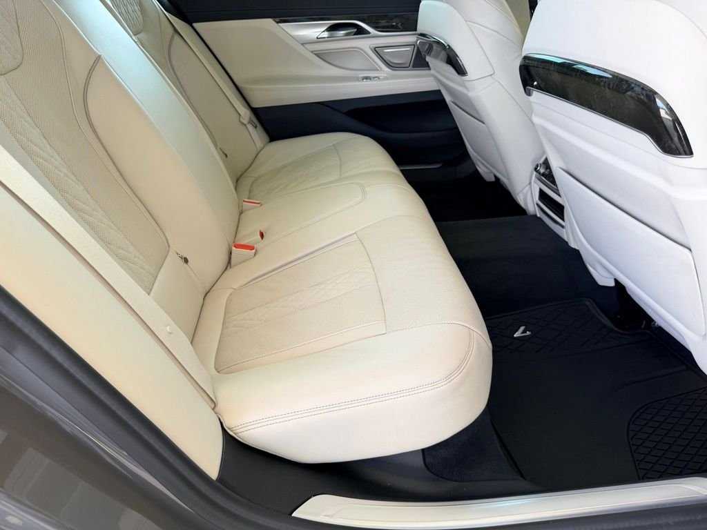 Used 2021 Gray BMW 740i image 37