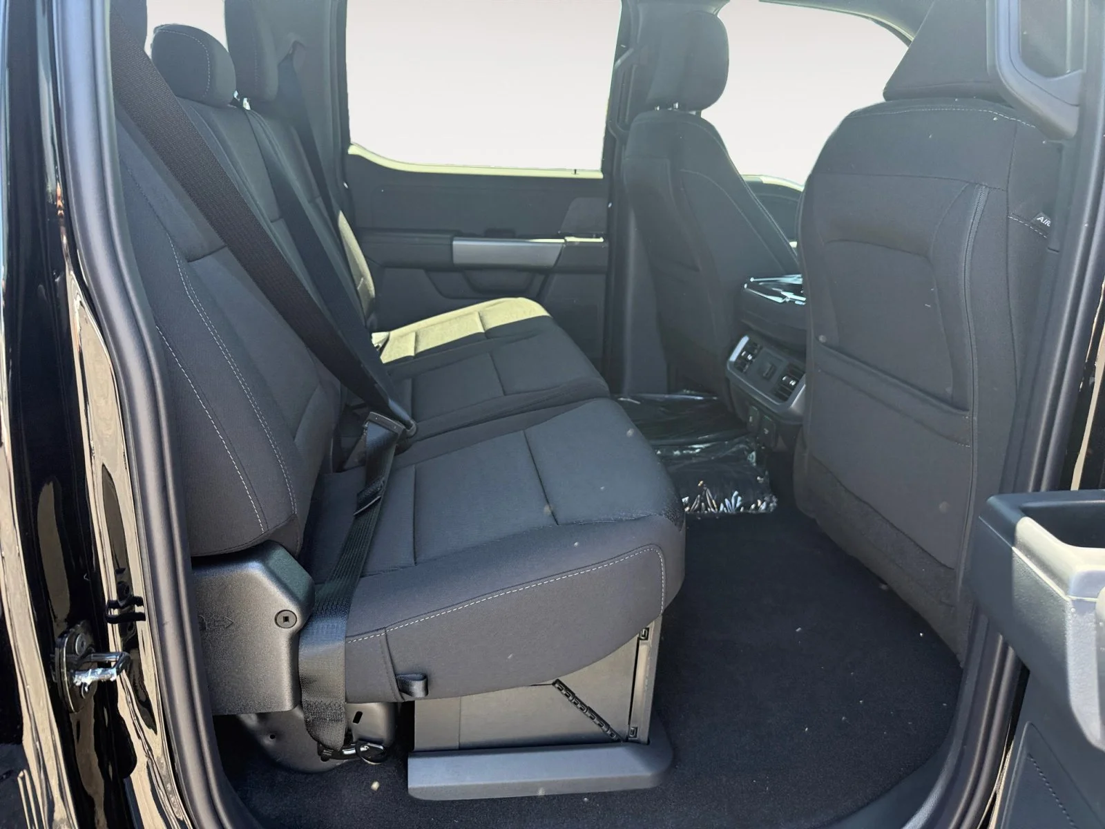 2025 Ford F-150 XLT - Photo 18