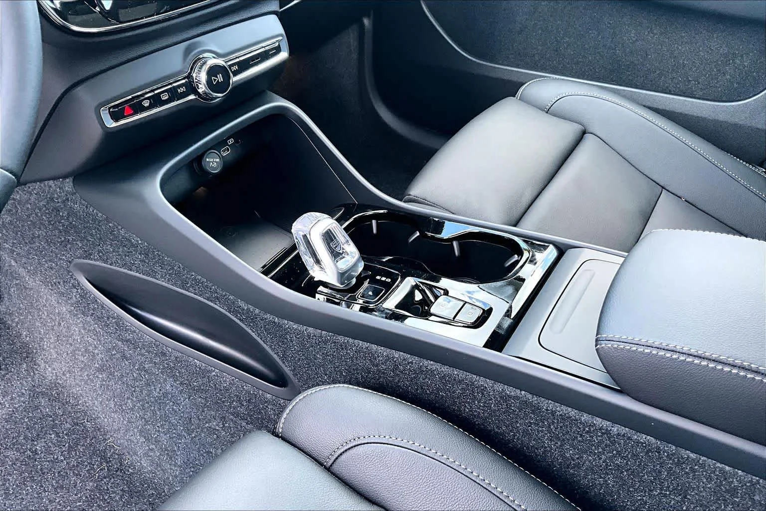New 2026 Cloud Blue Volvo Plus image 10