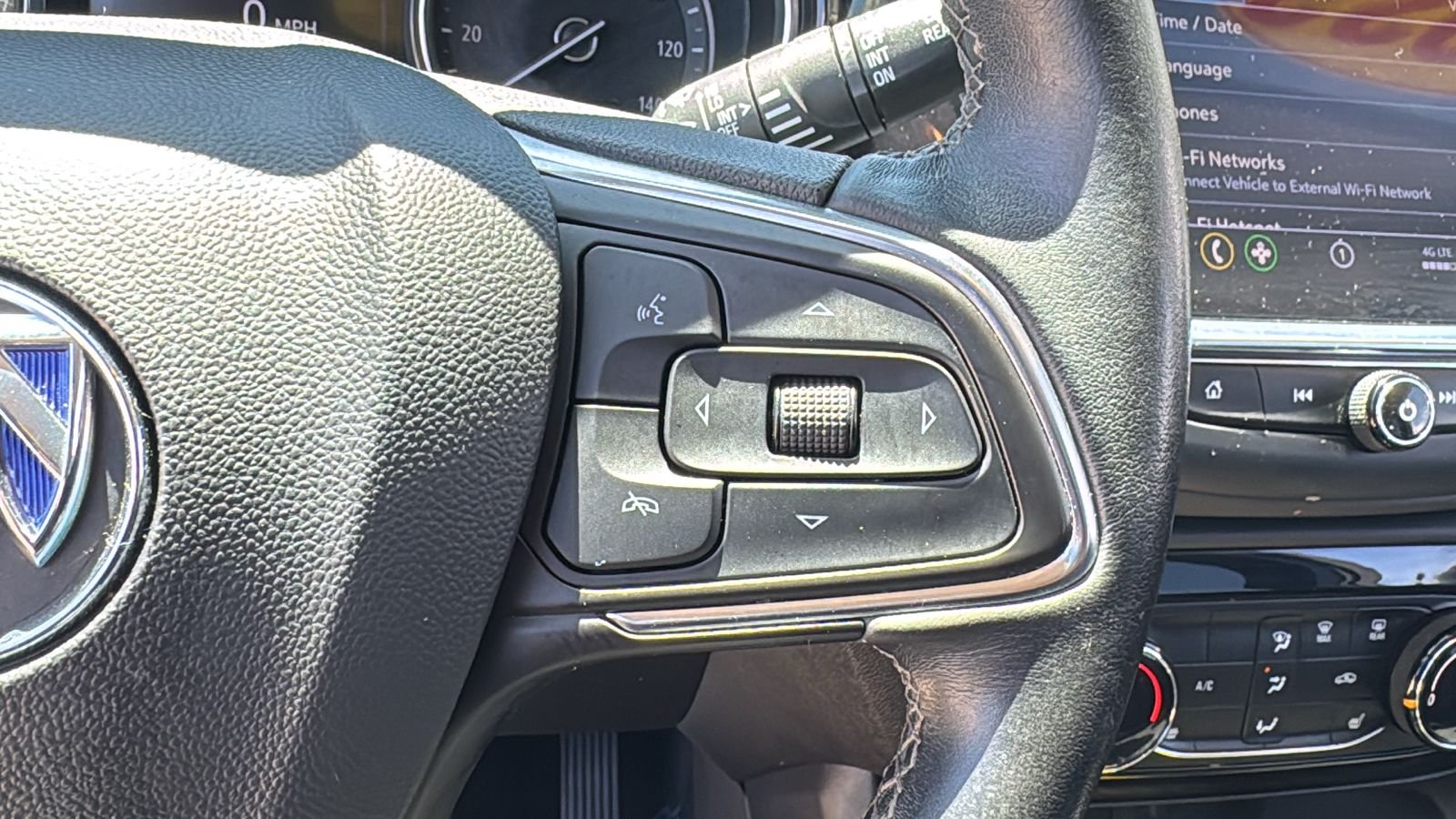 Used 2022 White Buick Preferred image 23
