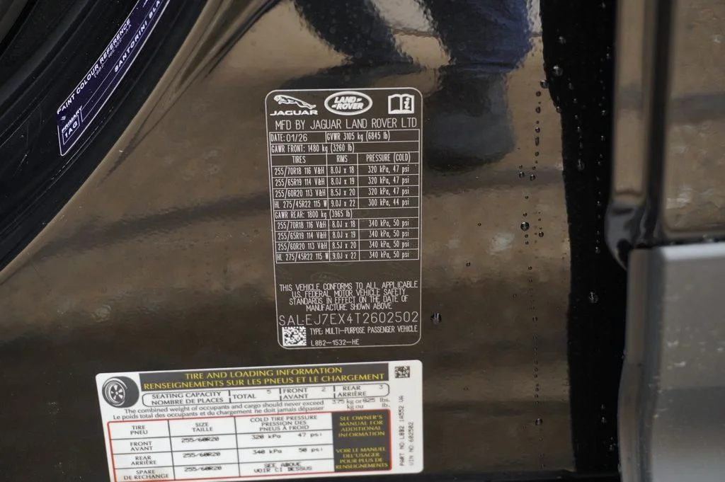 New 2026 Santorini Black Land Rover S image 32