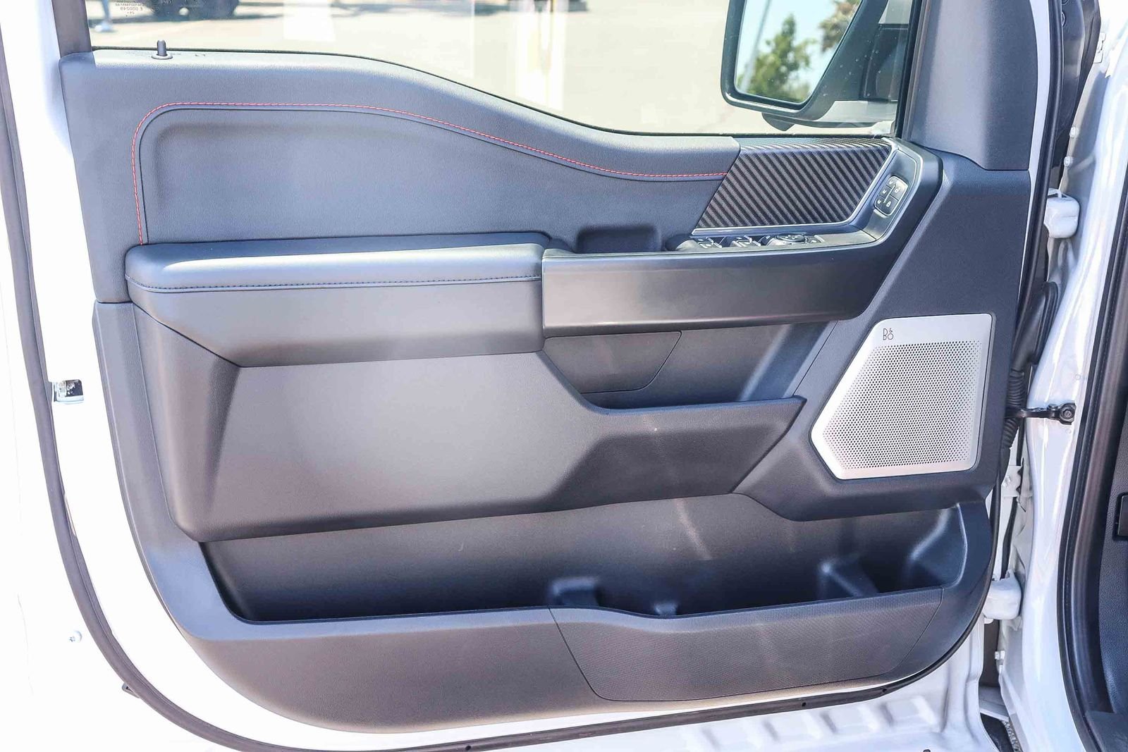 Used 2025 White Metallic Ford Raptor image 22