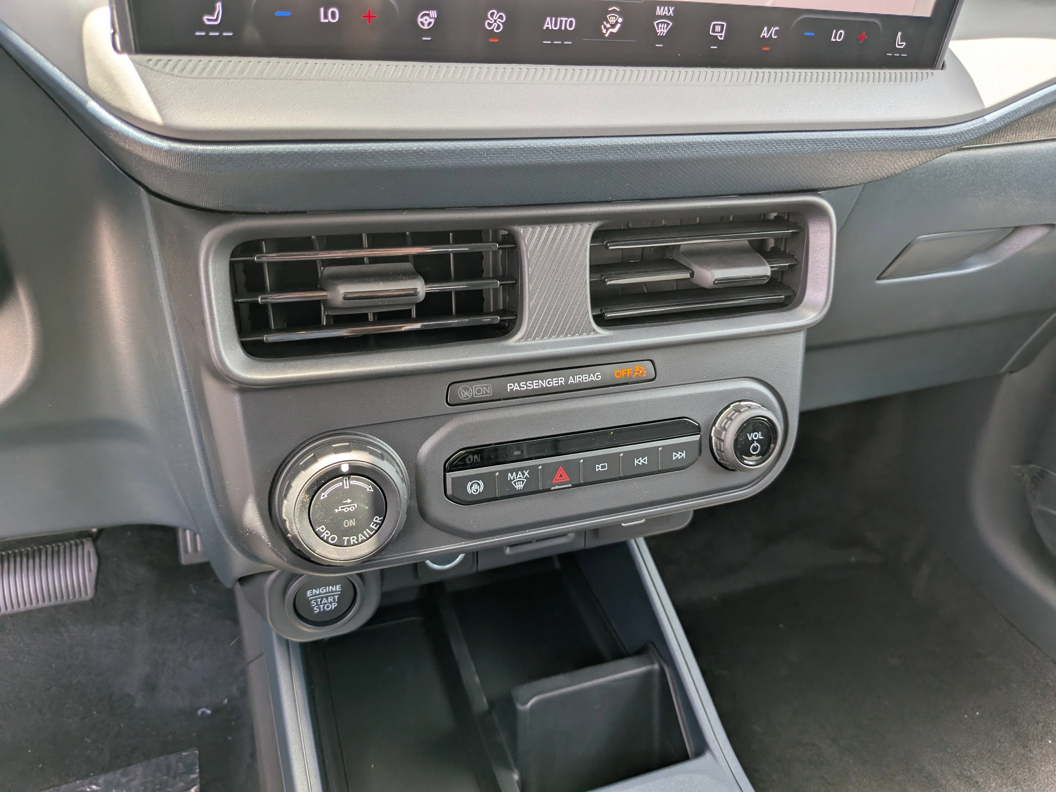 New 2026 Oxford White Ford Lariat® image 23