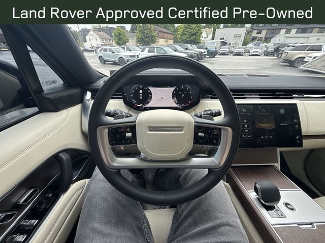Certified Used 2025 Varesine_Blue Land Rover SE image 13