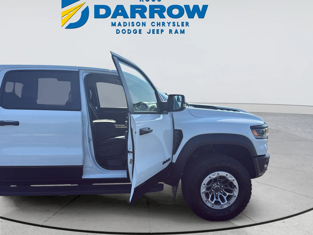 Used 2025 White Ram RHO image 37
