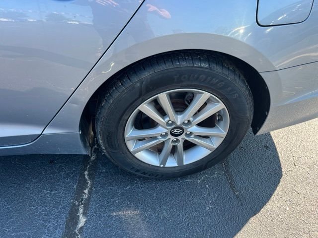 Used 2017 Gray Hyundai Base image 30