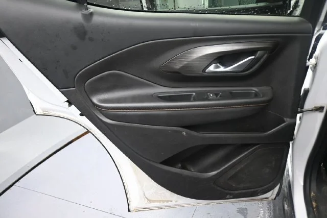 Used 2019 White GMC SLT image 18