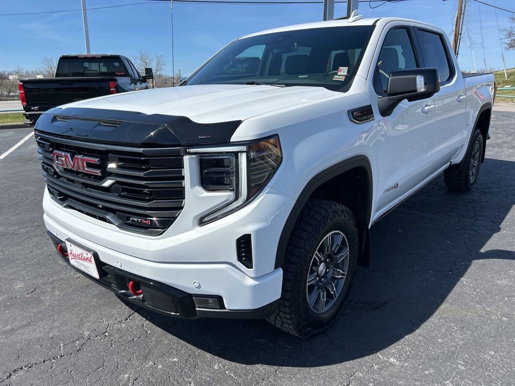 Used 2025 Summit White GMC AT4 image 18