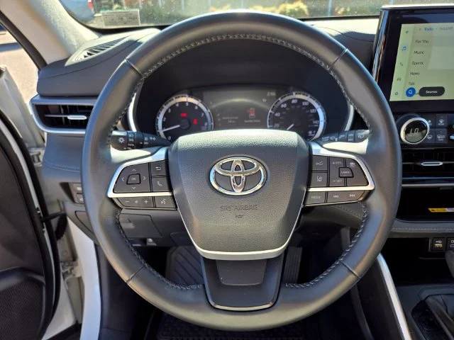 Used 2023 Beige Toyota XLE image 29