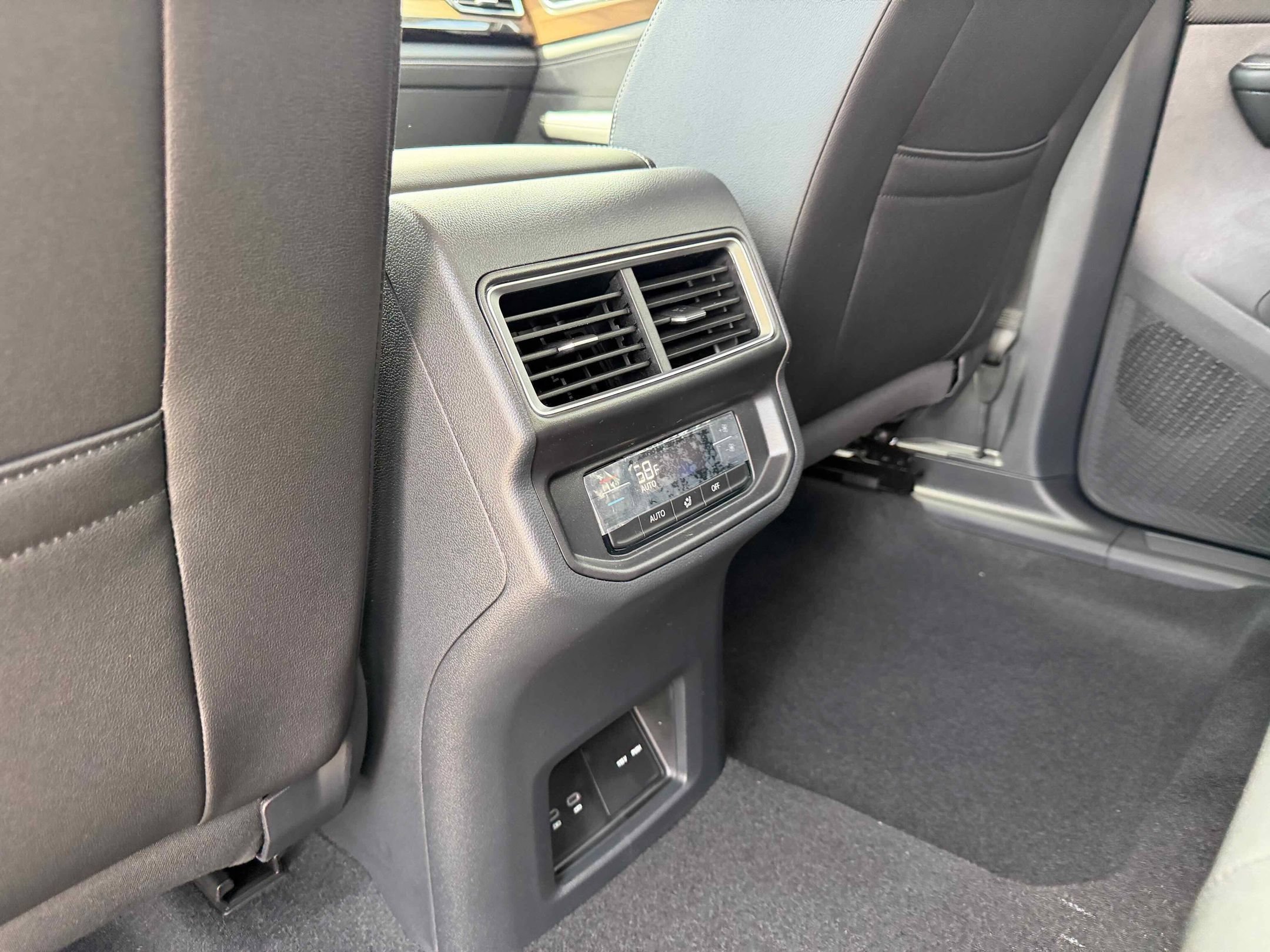 New 2026 Green Volkswagen 2.0T SE w/Technology image 29
