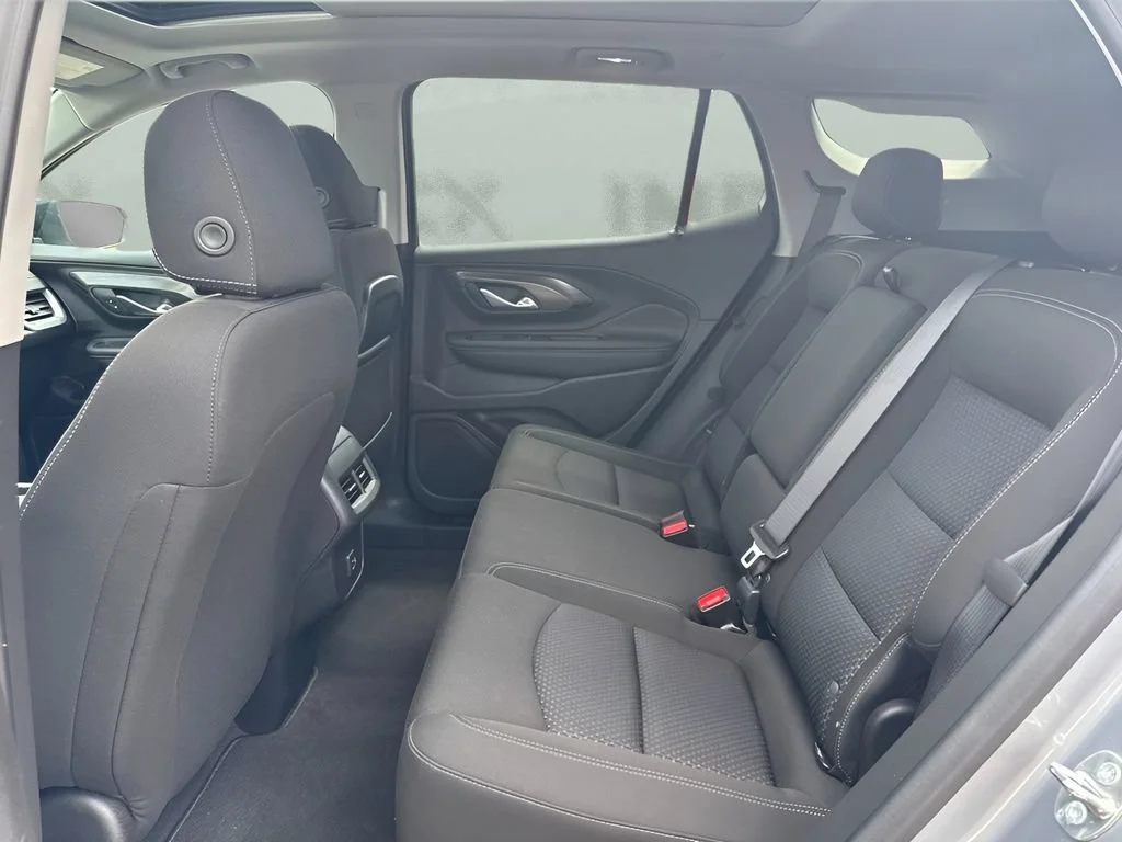 Used 2024 Sterling Metallic GMC SLE image 12