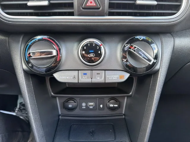 Used 2020 Silver Hyundai SEL Plus image 18