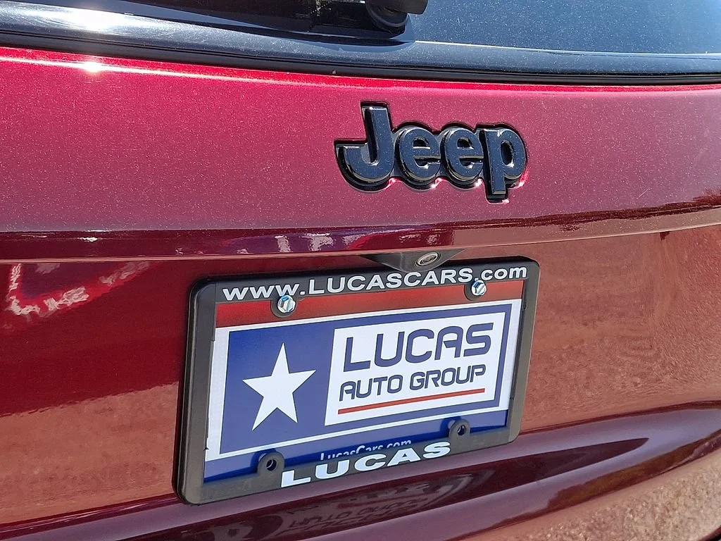 Used 2021 Velvet Red Pearlcoat Jeep Altitude image 32