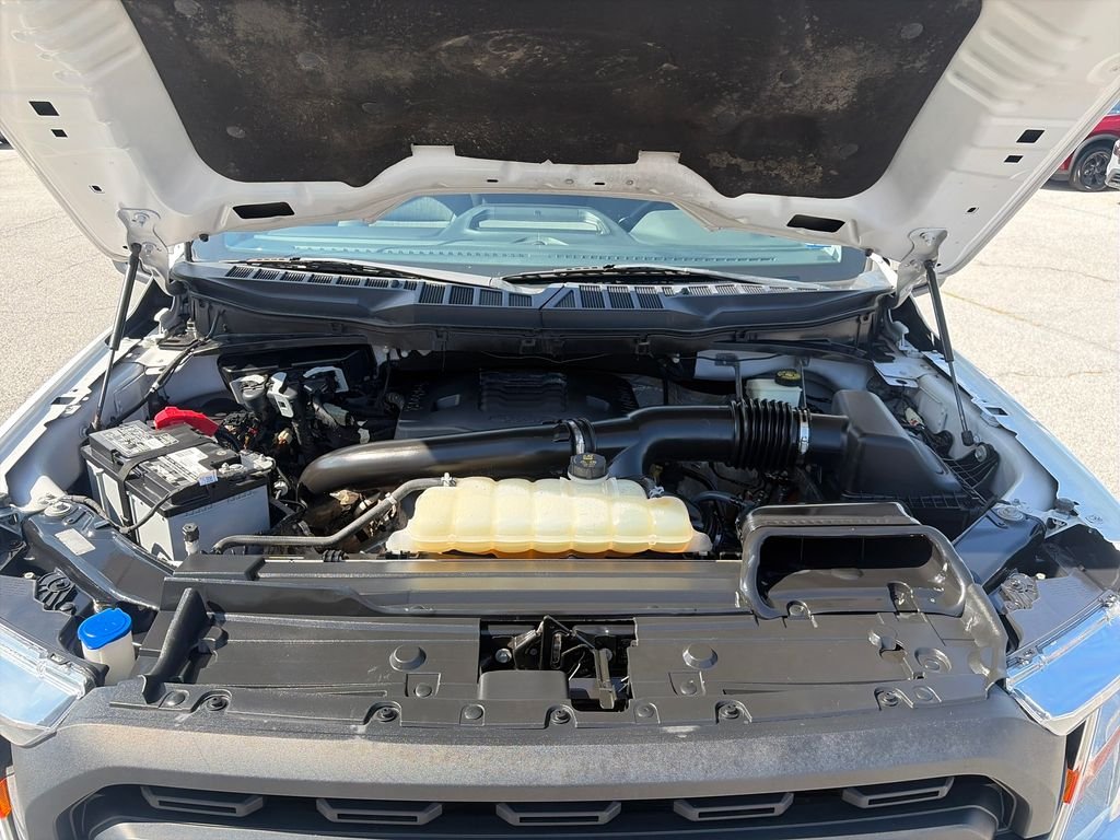 Used 2021 White Ford XL image 23