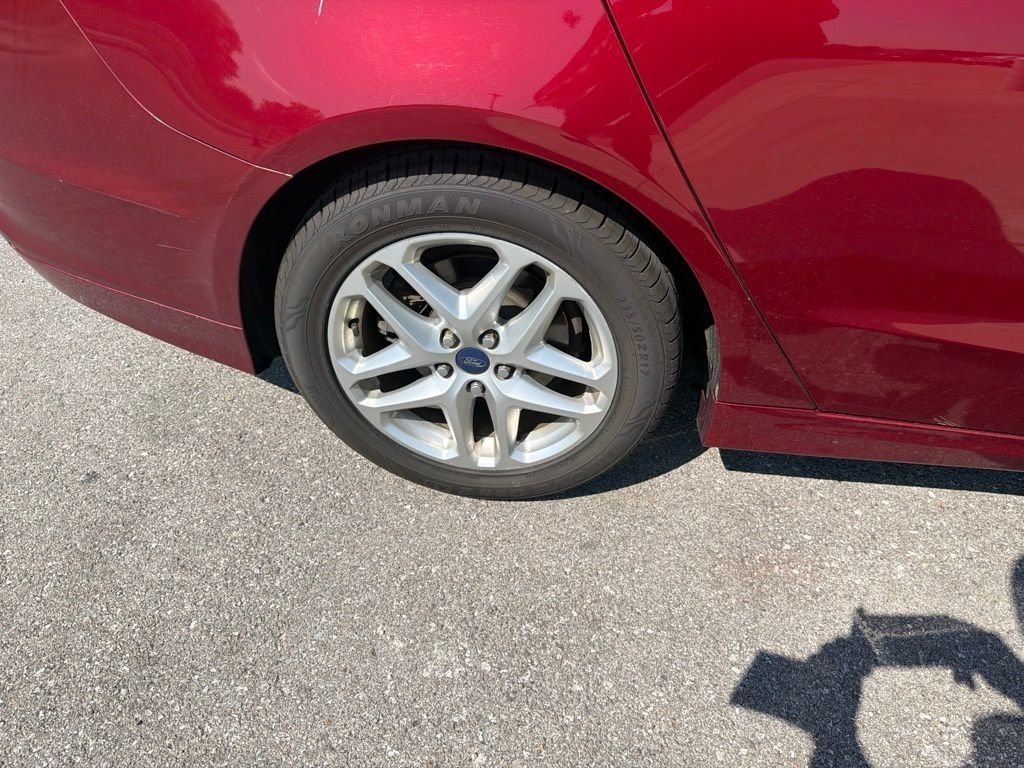 Used 2013 Ruby Red Metallic Ford SE image 6