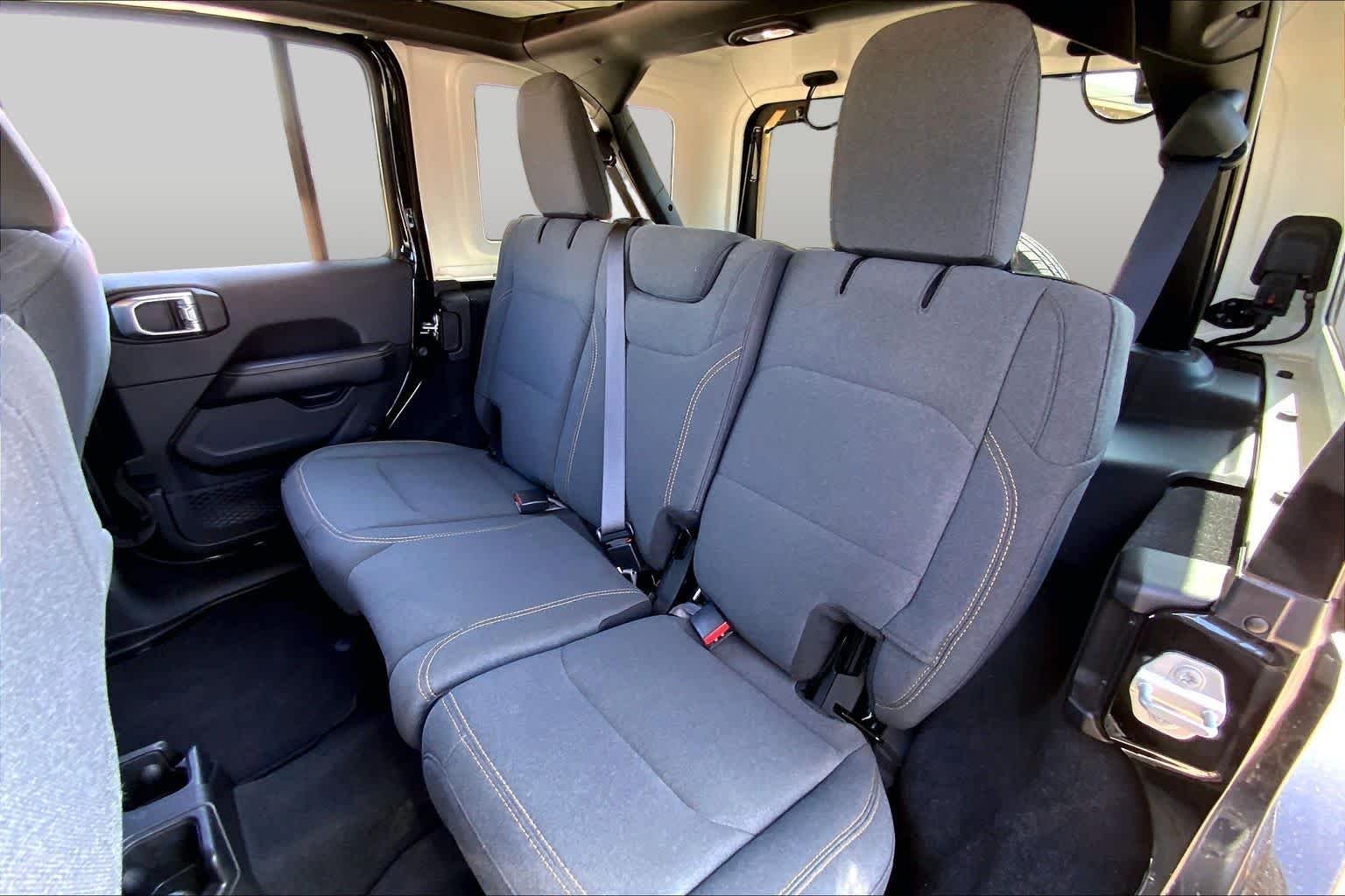 Used 2025 Black Clearcoat Jeep Sahara image 21
