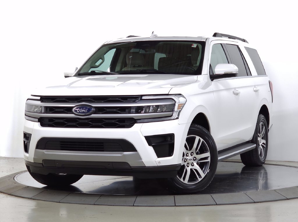 Used 2022 White Ford XLT image 1