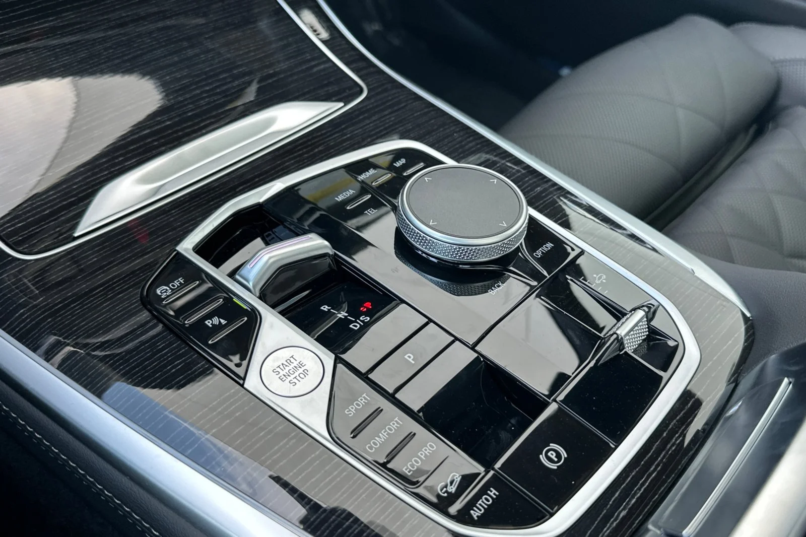 New 2027 Mineral White Metallic BMW xDrive40i image 20