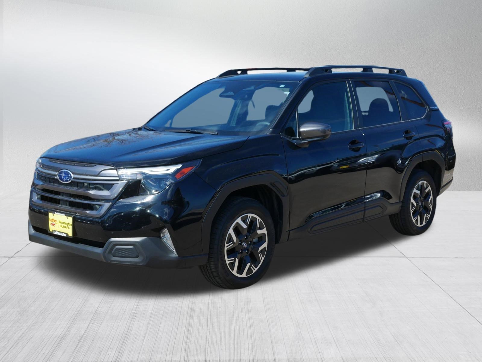 Used 2025 Crystal Black Silica Subaru Premium image 3