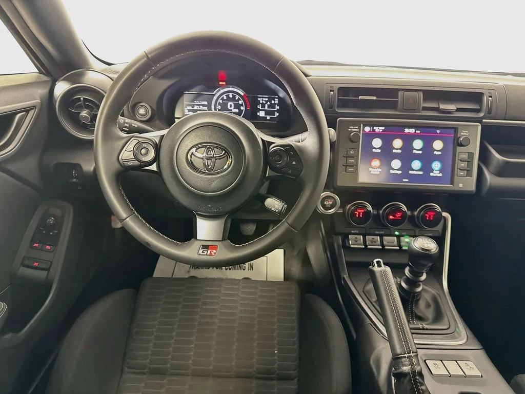 Used 2024  Toyota Base image 26