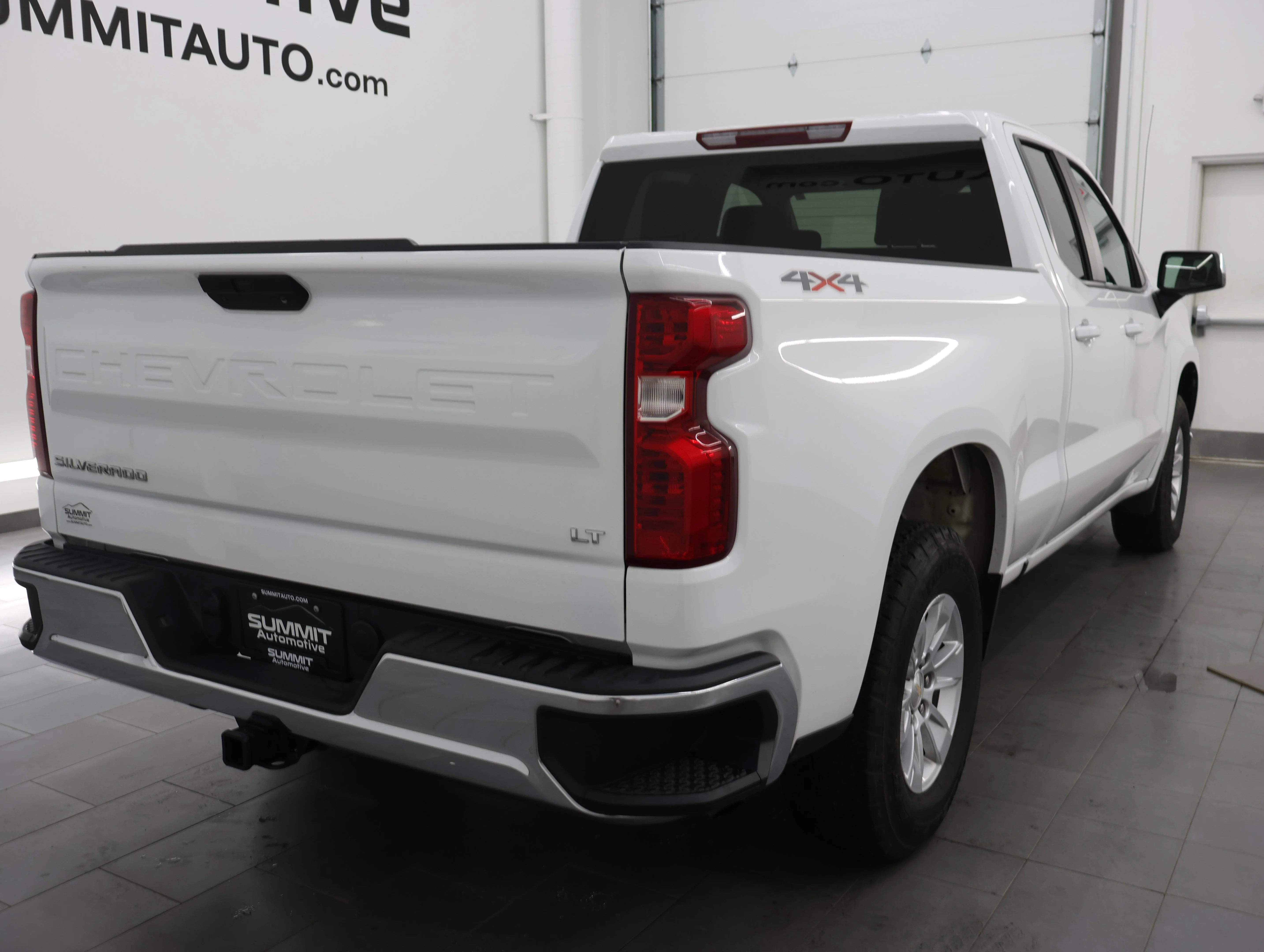 Used 2020 Summit White Chevrolet LT image 4