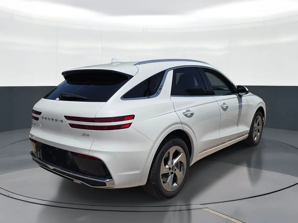 New 2026 White Genesis 2.5T Select image 3