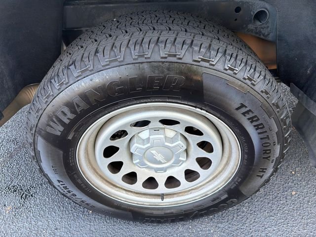 Used 2025 White Chevrolet Work Truck image 17